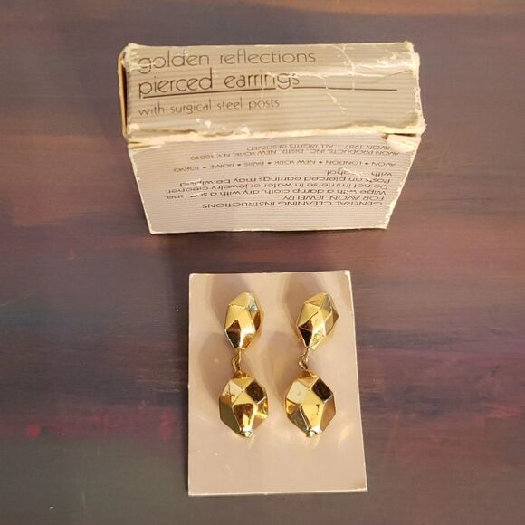 Vintage AVON Golden Reflections Pierced Earrings - Picture 2 of 9